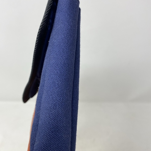 Kavu Bi- Color  Magnetic Clutch Large Wristlet Bag - Picture 10 of 10